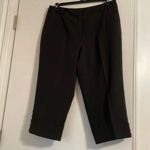 Women’s Size 14 Dress Barn Black Capris